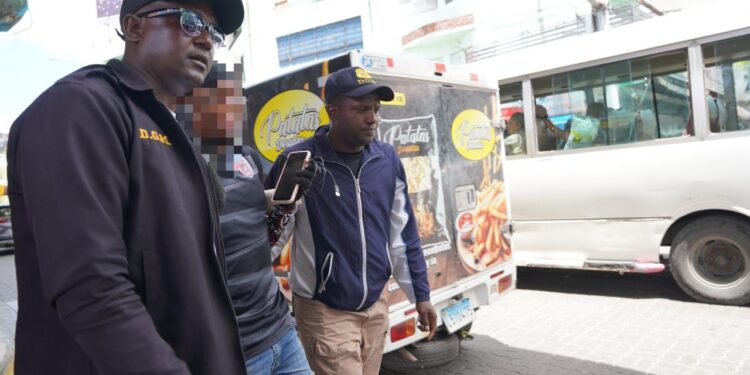 Doble sueldo activa economía durante fin de semana: DGM, FF.AA. y PN detienen en conjunto 2,350 y deportan 2,226 de jueves a sábado