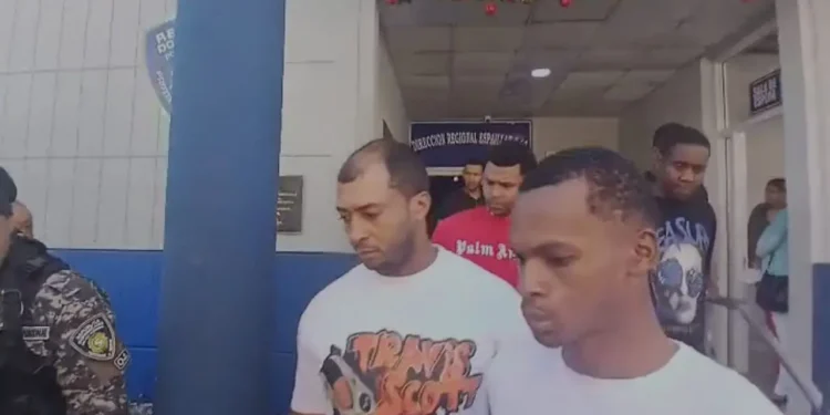 Dictan presentación periódica contra agentes penitenciarios acusados de planificar fuga de “El Buda” en Moca