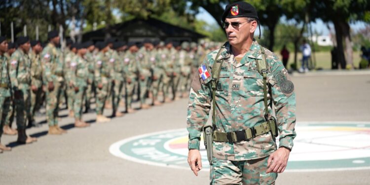 Comandante del Ejército recorre cinco provincias fronterizas