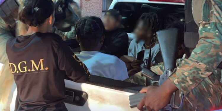 DGM reporta 923 detenidos y 1,061 deportados en operativos de interdicción migratoria de este lunes 22 Dic