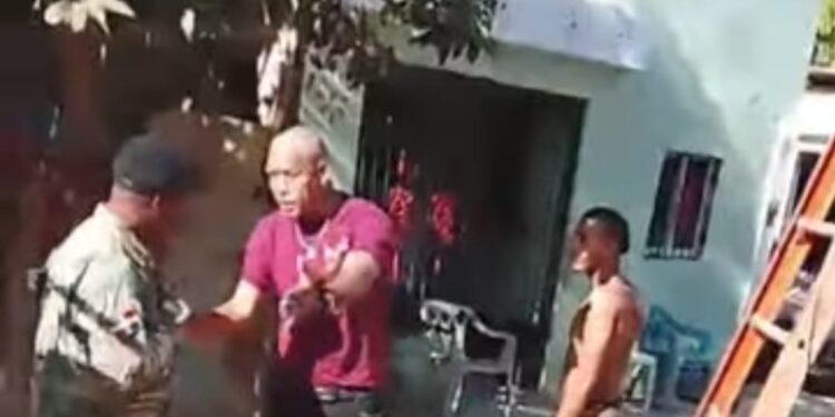 Padre e hijo agreden brigada de EDENORTE le corto la Luz en Dajabón 