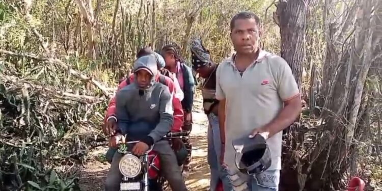 Ejército detiene 30 nacionales haitianos indocumentados y ocupa motocicletas en Montecristi