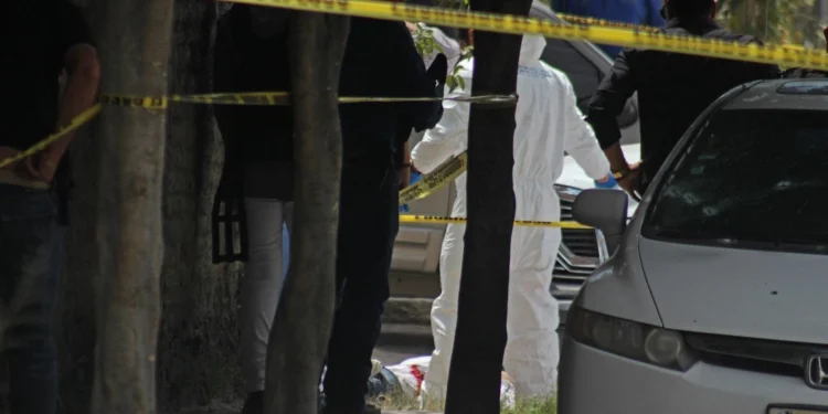 Hombre mata esposa e hijo de tres años en sector de Santiago