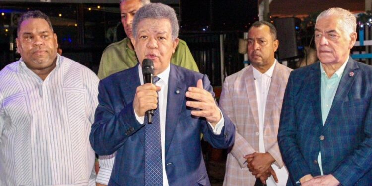 Leonel: “La gran estafa a los pobres con SeNaSa marca un año horrible para la República Dominicana”