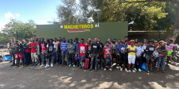 Ejército detiene a 228 haitianos indocumentados durante operativos realizados en Valverde y Santiago Rodríguez