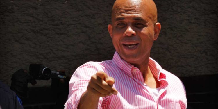 UE sanciona a Michel Martelly por vínculos bandas haitianas
