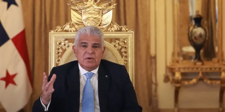 Mulino dice que estaría dispuesto a dar asilo a Maduro en Panamá para solucionar crisis