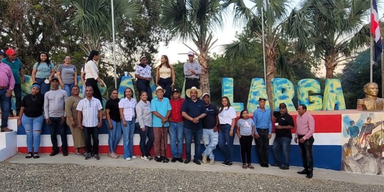 Alcalde Riverón y consejo de regidores inauguran parador fotográfico Sabana Larga Dajabón