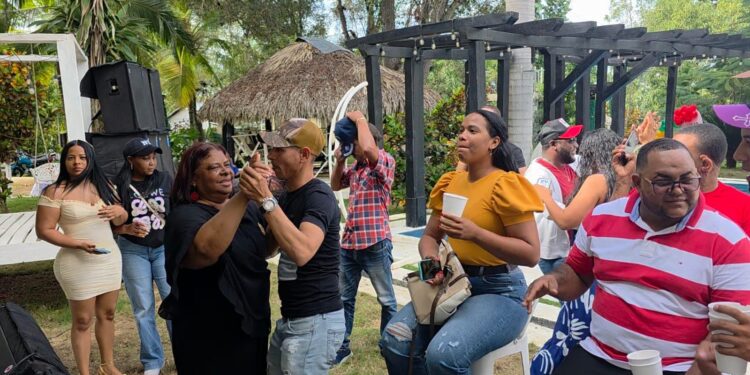 Distrito Educativo 13-04 celebra con éxito los logros y metas alcanzadas en el año 2025