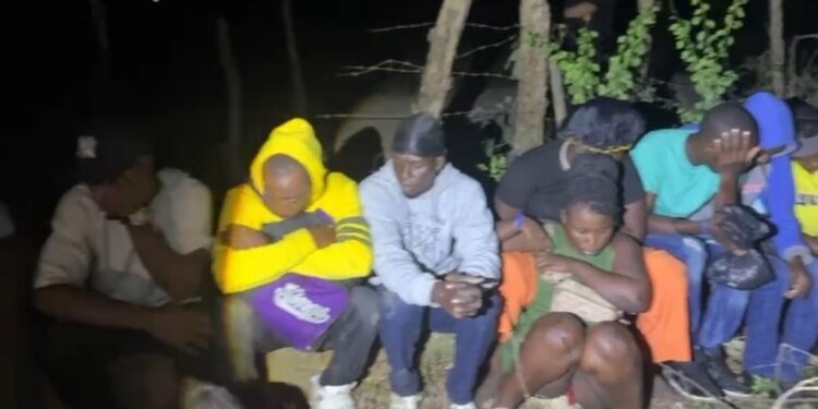 Ejército localiza con drones grupo de haitianos indocumentados en una vivienda en construcción en Dajabón