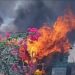 Voraz incendio reduce una vivienda y afecta otra en el kilometro cuatro Dajabón