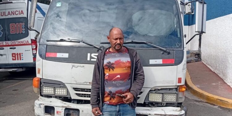 Ejército detiene camionero que transportaba ocultos a 32 haitianos indocumentados en Santiago
