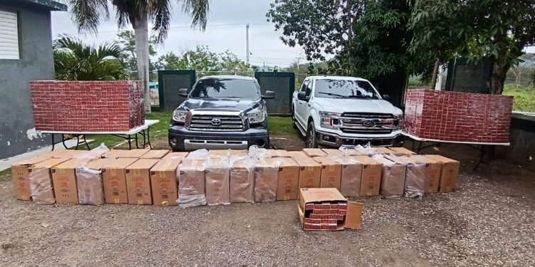 Ejército intercepta dos camionetas con más de 739 mil cigarrillos de contrabando en Puerto Plata