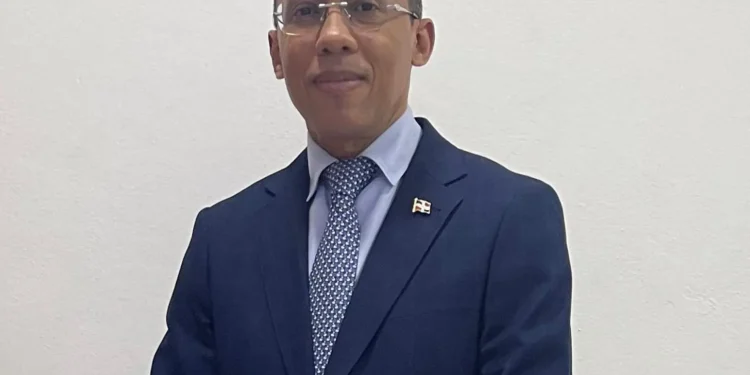 Presidente Abinader designa a Geraldo Espinosa Pérez como contralor general de la República