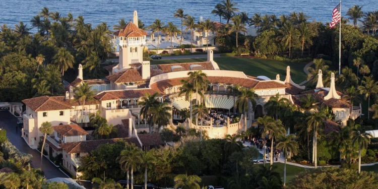 Matan a tiros persona intentó ingresar a residencia de Trump