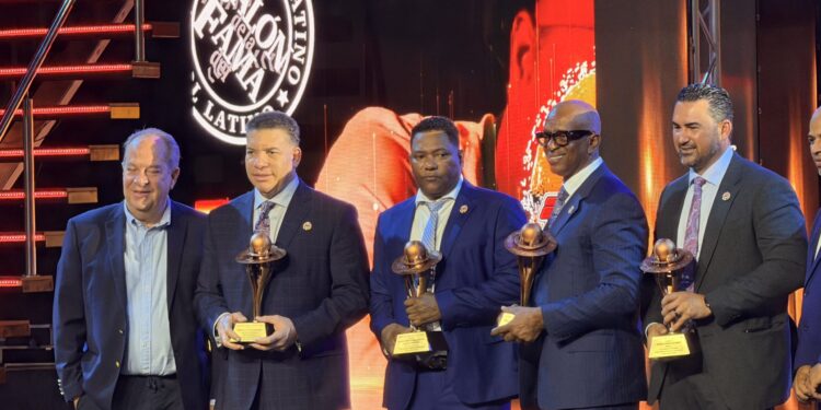González,Tejada, Colón y Franco son exaltados al Béisbol Latino