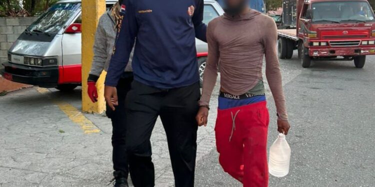 Migración reporta al Noroeste y Sureste del país 1,077 detenidos y 899 deportados en operativos de este lunes