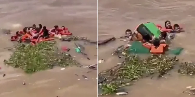 Lancha repleta de gente se hunde en la Amazonía brasileña y deja muertos