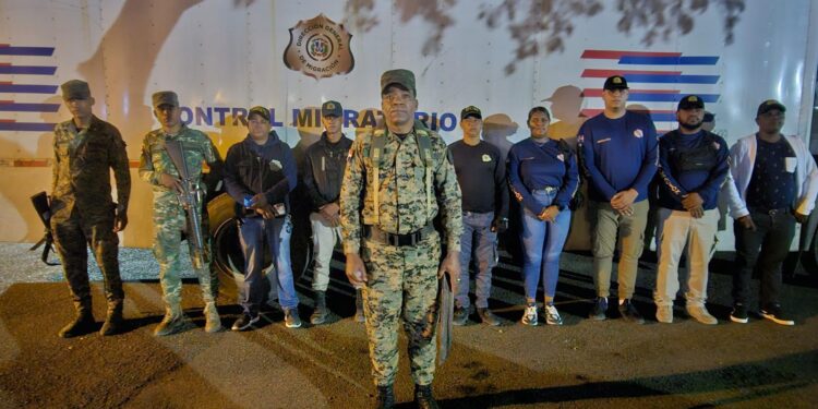 DGM detuvo este lunes 1,280 extranjeros y deporta a 970 por los pasos fronterizos