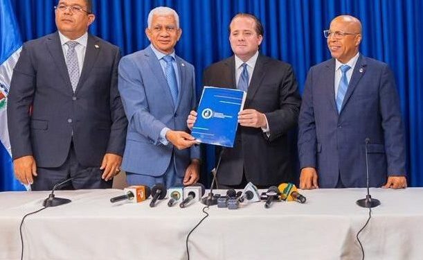 PRM presenta proyecto control de financiamiento de partidos