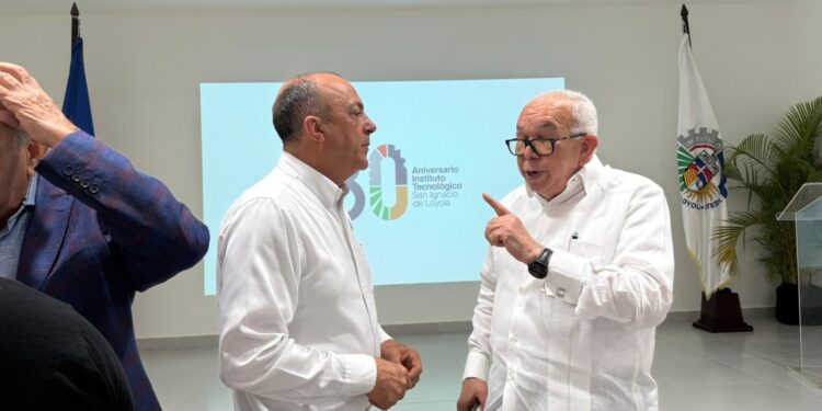 ITESIL Celebra 80 Años de Historia con Emotivo Encuentro de Egresados y Autoridades