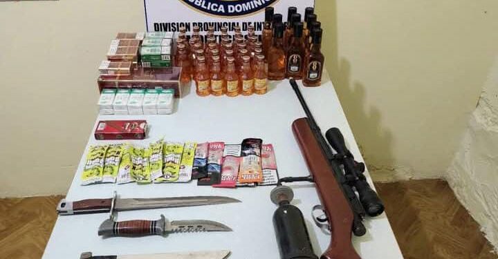 DINTEL, DICRIM y Preventiva realizan operativos conjuntos en Montecristi; ocupan armas, contrabando y detienen a tres Personas