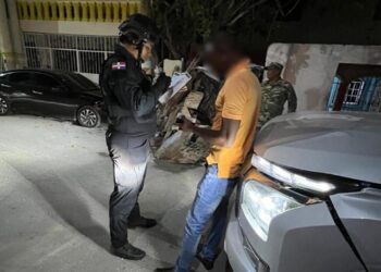 Migración investiga en Haina presunto traficante de haitianos detenido con 26 indocumentados en Montecristi