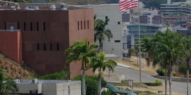 EE.UU reanuda las operaciones de su Embajada en Venezuela