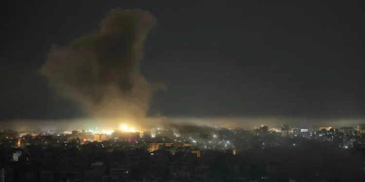 Explosión en Jerusalén; un edificio israelí fue alcanzado tras un ataque con misiles iraníes