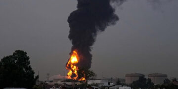 DUBAI: Registran explosiones por ataque iraní con misiles