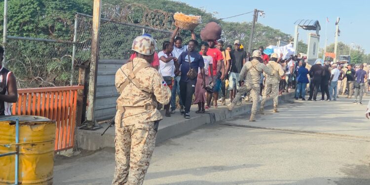 Haitianos cerraron su frontera para motores de tres ruedas por conflicto con autoridades municipales de Dajabón 