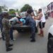 Mujer con golpes y heridas al caer de tercer pido de edificio en Dajabón 