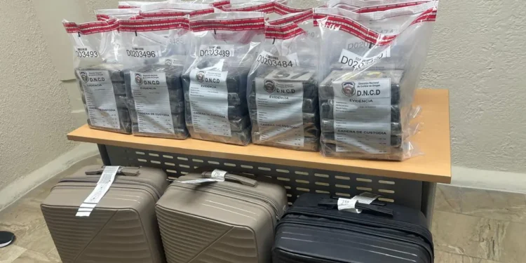 Arrestan dos serbios y ocupa 75 paquetes de presunta cocaína en Aeropuerto de Punta Cana