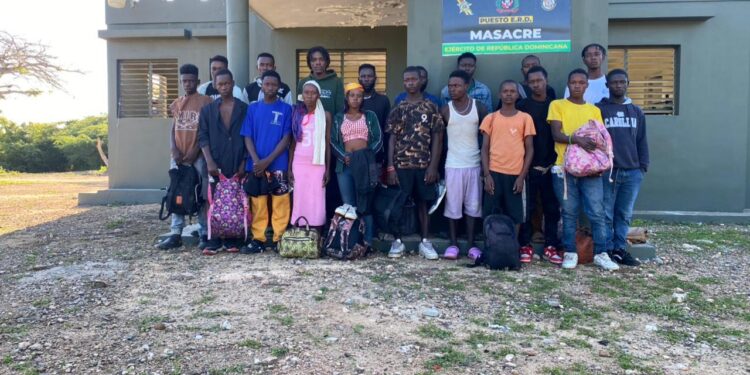 Ejército detiene a 40 indocumentados en operativos realizados en la zona fronteriza de Dajabón