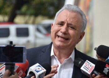 Senador defiende soberanía ante declaraciones Embajadora