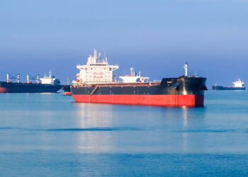 Decenas de petroleros iraníes burlan bloqueo naval de EE.UU.