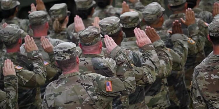 Estados Unidos envía miles de soldados más a Oriente Medio