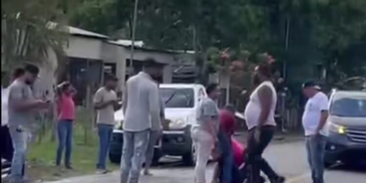 Vídeo tragedia; Mujer y su hija resultan muerta y herida durante accidente en Dajabón 