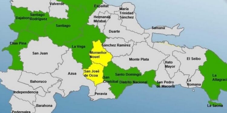 El COE mantiene alerta al DN y 11 provincias por una vaguada