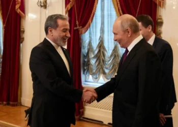 Putin se mete en la guerra: se reúne con canciller de Irán