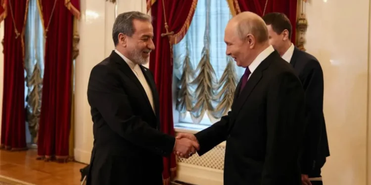 Putin se mete en la guerra: se reúne con canciller de Irán