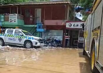 Policía y Bomberos bloquean el paso por el Puente de Castañuelas para evitar incidentes