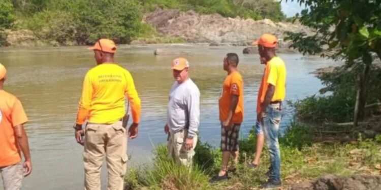 Higüey: Buscan un adolescente arrastrado río Chavón el jueves