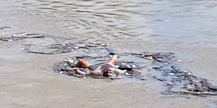 Avistan cuerpo sin vida flotando en el río Yaque del Norte por Palo Verde Montecristi 