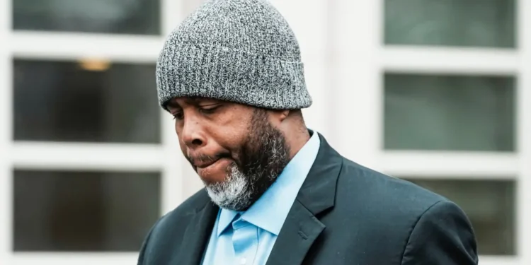 Exjugador NBA Damon Jones admite fraude en apuestas