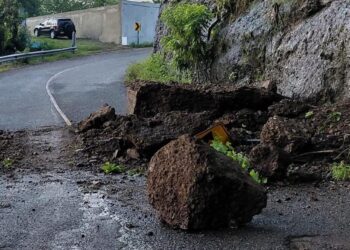 Lluvias provocan derrumbes de rocas y tierra en localidades de Altamira