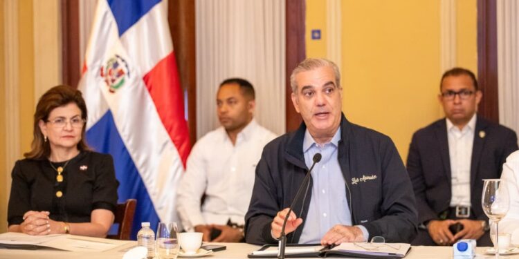 Pide evitar riesgos y garantiza ayuda afectados inundaciones