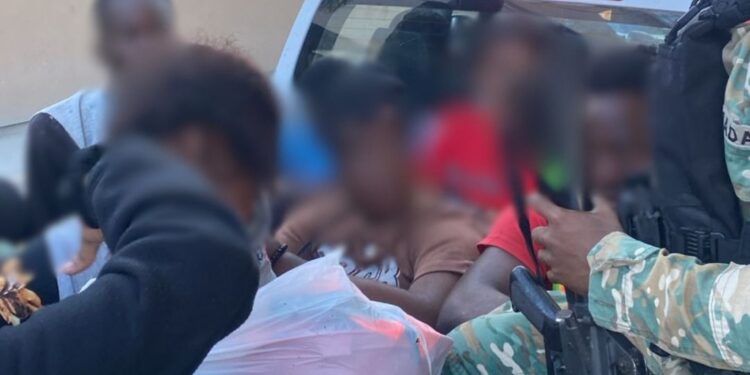 En La Vega: 93 detenidos en operativo focalizado; DGM reporta 1,094 detenciones y 807 deportaciones a nivel nacional este viernes