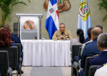 Lee Ballester exhorta a inspectores y supervisores “El control migratorio y fronterizo es clave en la seguridad nacional”