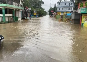 Reportan más 800 desplazados y 176 viviendas afectadas por lluvias, según COE